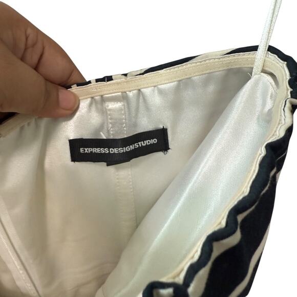 Express Stripe Grid Strapless Mini Sheath Dress Black White Size 6 - Picture 3 of 6